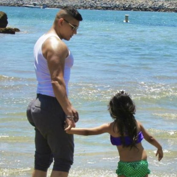 Meet your Posher, Gio - Picture 2 of 15